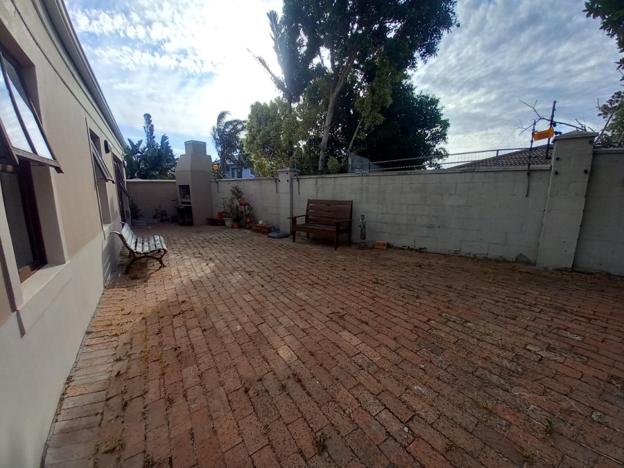 To Let 3 Bedroom Property for Rent in Jagtershof Western Cape